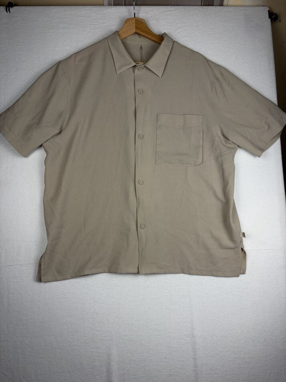 Lululemon Button Down Shirt Mens XL Tan Ripstop Short Sleeve Pocket 2613
